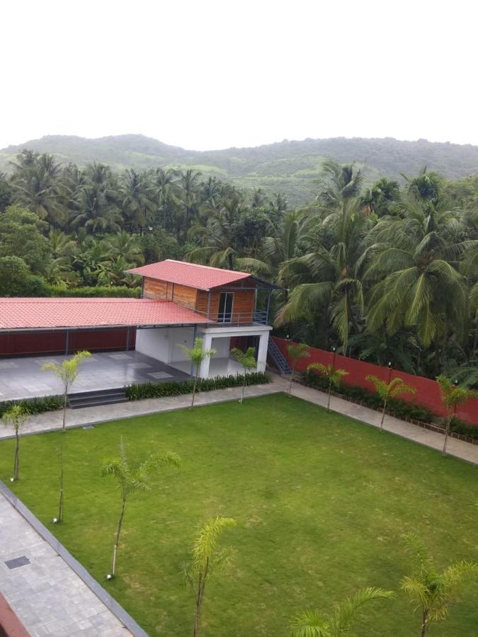 Meritas Seawind Beach Resort, Srīvardhan Buitenkant foto
