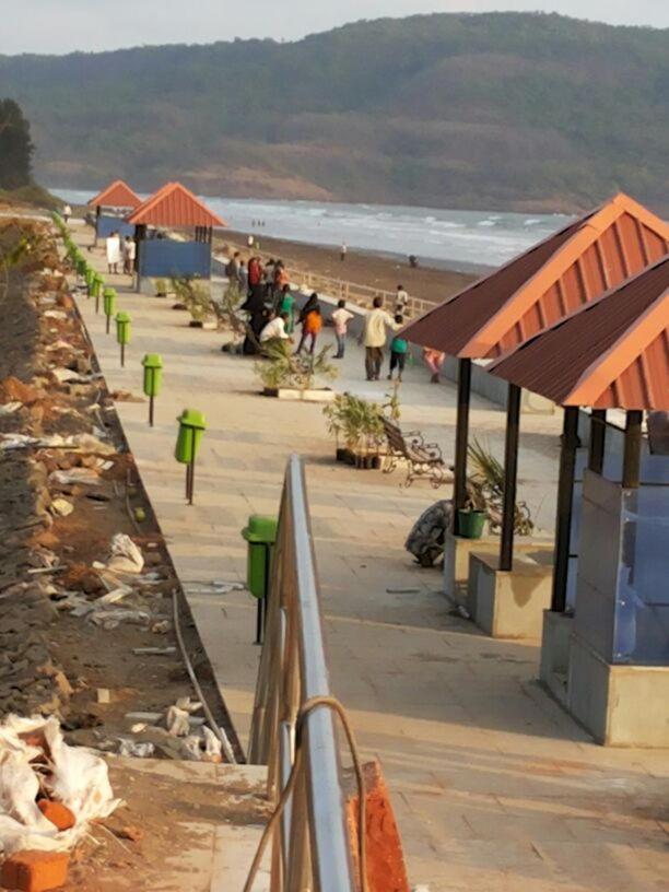 Meritas Seawind Beach Resort, Srīvardhan Buitenkant foto