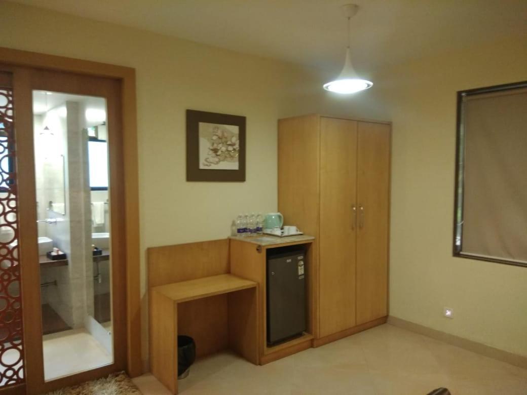 Meritas Seawind Beach Resort, Srīvardhan Buitenkant foto